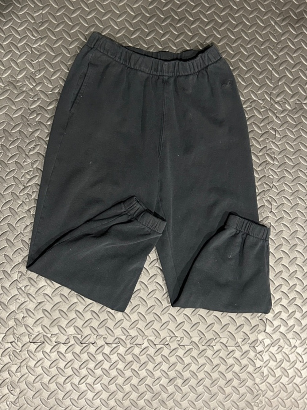 Hollister Men's Black Athletic Shorts with Elastic Waist